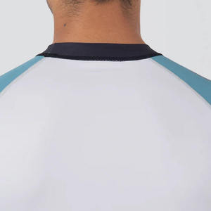 T-shirt de compression à manches courtes pour homme, blanc et bleu, à séchage rapide, anti-UV, fabriqué au Pakistan - Product Image 3