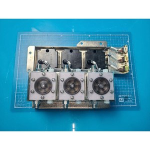 Commutateur de débit Novellus Proteus 0100C24 02-136897-00, ensemble de chauffage semi-conducteur, pièce d'équipement semi-conducteur d'occasion, utilisable telle qu'elle est - Product Image 3