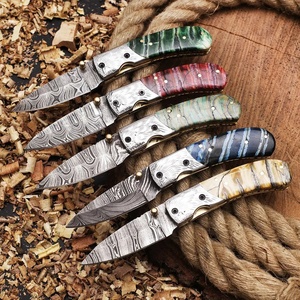 Couteau de poche en acier Damas fait main de haute qualité avec étui en cuir, cadeau idéal pour le camping, pour papa, support OEM et ODM - Product Image 1