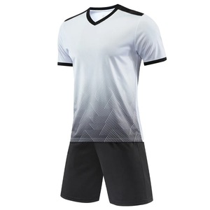 Ensemble de survêtement de football pour homme, t-shirt de fitness à séchage rapide, ensemble de course à manches courtes, tenue d'entraînement respirante imprimée pour l'extérieur - Product Image 4