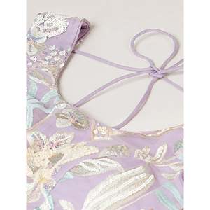 Cautivador Lehenga Choli de Lentejuelas Color Lavanda para Recepción de Boda - Product Image 4
