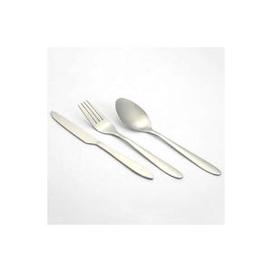 Ensemble de serveurs à salade au look moderne, fabuleux, Design à plusieurs trous, argenterie, cuillère, fourchette, ensemble de serveurs à salade avec plat, poignée au design étonnant - Product Image 2