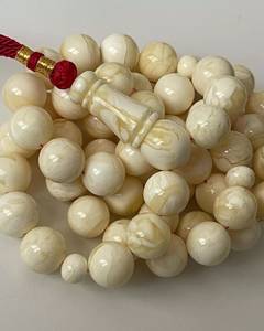 Tasbih de Resina Roja de Uttar Pradesh, Hecho a Mano, Ecológico y de Lujo, para Bodas, Navidad y Artículos para Fiestas del Año Nuevo Chino - Product Image 3