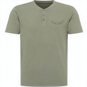 T-shirt à manches courtes pour homme, vert olive, col en V, avec logo d'aile en relief, coupe classique, style décontracté - Product Image 1