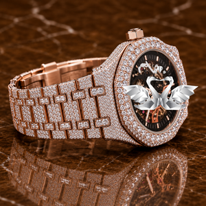 Reloj de Lujo Clásico para Hombre con Logotipo Personalizado, Diamantes Pavé Completos y Correa de Caucho, Esfera Analógica con Moissanita VVS - Product Image 2