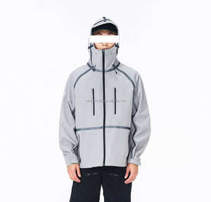 Sweat à capuche oversize tendance avec tissu polaire chaud, conçu pour la mode streetwear et les tenues d'hiver confortables au quotidien - Product Image 3