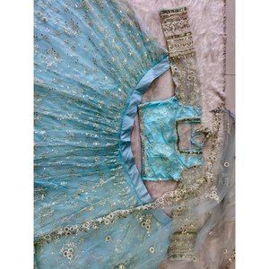 Hermoso Vestido de Noche Bordado con Hilo de Algodón - Lehenga Choli para Fiesta - Product Image 3