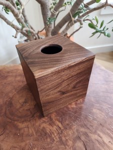 Porta Servilletas de Madera con Cubiertas Adhesivas para Estantes y Bandeja Organizadora para Baño, Dormitorio o Cómoda - Product Image 5