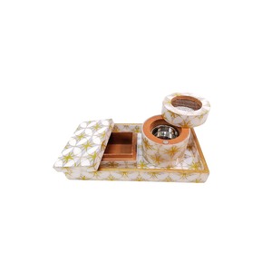 Mabkhara Arabe Artisanale de Luxe avec Finition en Bois Naturel pour la Combustion d'Oud et de Bakhoor - Product Image 2