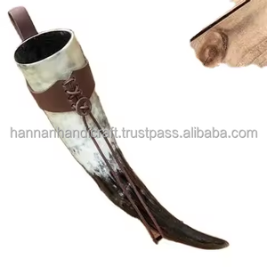Auténtico Cuerno Vikingo para Beber con Envoltura de Cuero Personalizada, Forma Natural de Animal, para Ferias Renacentistas, Reenactaciones Medievales y Coleccionistas - Product Image 3