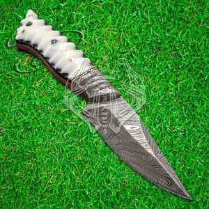 Couteau de chasse et de camping en acier Damas fait main, manche ergonomique, étui en cuir, magnifique couteau d'extérieur, cadeau pour lui - Product Image 3