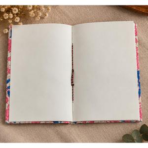 CRAFT HACKLE Carnet à couverture rigide en papier fait main, 50 feuilles, couverture en tissu imprimé floral rose et bleu, reliure filée - Product Image 2