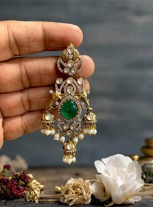 Boucles d'oreilles vintage AD Polki |   Bijoux de mariage indiens en laiton plaqué or avec émeraude, faits à la main, vente en gros - Product Image 2