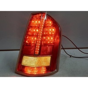 300 Luces Traseras Usadas Derecha 68042174AE - Product Image 1
