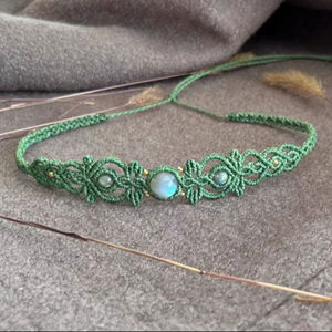 Diadema de Macramé con Labradorita y Piedra Lunar, Verde Menta, Tejida a Mano, Accesorio para el Cabello, Tiara Boho, Joyería - Product Image 1