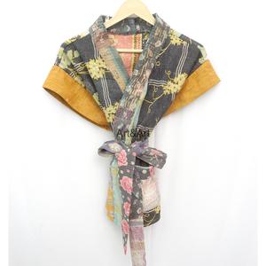 Chaqueta Acolchada de Lujo para Mujer, Estilo Vintage Kantha, Hecha a Mano, de Primera Calidad, Manga Corta, Cuello en V, Cierre con Cinturón, 100% Algodón - Product Image 3