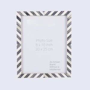 Cadre photo décoratif en os incrusté pour présentation sur table - Product Image 3