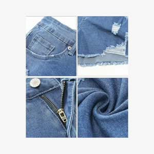 Shorts en jean délavé chimiquement, taille mi-haute, éco-responsables, avec fermeture boutonnée, ourlet déchiré, coupe décontractée ample pour femme - Product Image 6