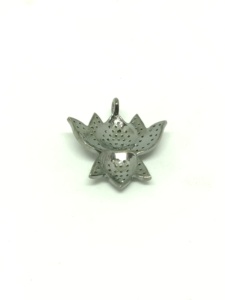 Pendentif Luxvory en argent sterling 925 naturel avec diamants pavés de couleur I, taille brillant, design LOTUS - Product Image 3