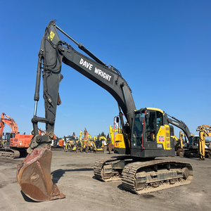 Excavadora de cadenas ECR355EL modelo 2018 diseñada para excavaciones y trabajos pesados en terrenos difíciles. - Product Image 1