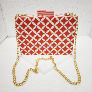 Pochette en acrylique noir de luxe avec motif floral rose doré et sangle de chaîne dorée Sac à main de soirée élégant Fermeture par le haut pour femme - Product Image 6