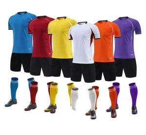 Uniforme de Fútbol Sublimado Personalizado de Último Diseño, Transpirable, Liso, Nueva Llegada 2025, Servicios OEM, Uniformes de Fútbol Ajustados - Product Image 1