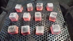 Disfrute del aroma auténtico y de sabor intenso del shisha indonesio, producido con carbón vegetal de cáscara de coco de primera calidad de Indonesia. - Product Image 4