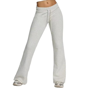 Pantalon de survêtement évasé gris clair pour femme, en tissu doux, coupe décontractée, taille à cordon, design évasé moderne, vente en gros de haute qualité - Product Image 1