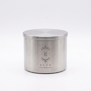 Bocaux à bougies en laiton gravés avec logo personnalisé, récipients à bougies en métal doré de luxe, contenants cylindriques minimalistes vides pour bougies à la cire de soja - Product Image 4