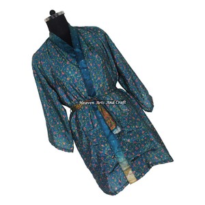 KS009 Hermoso Kimono Vintage de Seda, Sari Corto de Seda Hecho a Mano para Mujer con Bolsillos y Cinturón OEM - Product Image 3