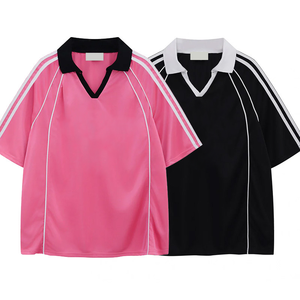 เสื้อฟุตบอลคอกลมแขนสั้นแบบยูนิเซ็กซ์ สีพื้น ผ้าโพลีเอสเตอร์ซับเหงื่อ สีแดงดำ สำหรับผู้ใหญ่ ทรงปกติ - Product Image 5