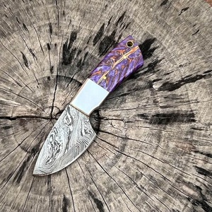 Couteau Skinner en acier Damas fait main, lame nette, manche en résine de pin, couteau d'extérieur, couteau de camping - Product Image 2
