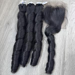 Superbe qualité 100% perruque de cheveux humains vietnamiens de haute qualité couleur noire naturelle printemps bouclés Bundle avec fermeture - Product Image 4