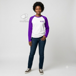 T-shirt Raglan NCNW Sorority pour femme, décontracté, manches longues contrastées violet et blanc, avec écusson brodé et blocs de couleur - Product Image 5