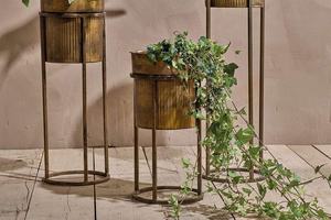 Maceta de pie moderna única de alta calidad a granel para jardín y uso comercial al aire libre para hoteles y restaurantes en 2024 - Product Image 4