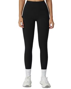 Conjunto Deportivo para Mujer, Bra Deportivo en Contraste Blanco y Negro y Leggings de Cintura Alta, Elásticos, para Yoga, Fitness, Gimnasio, Personalizables, OEM, Venta al Por Mayor - Product Image 2