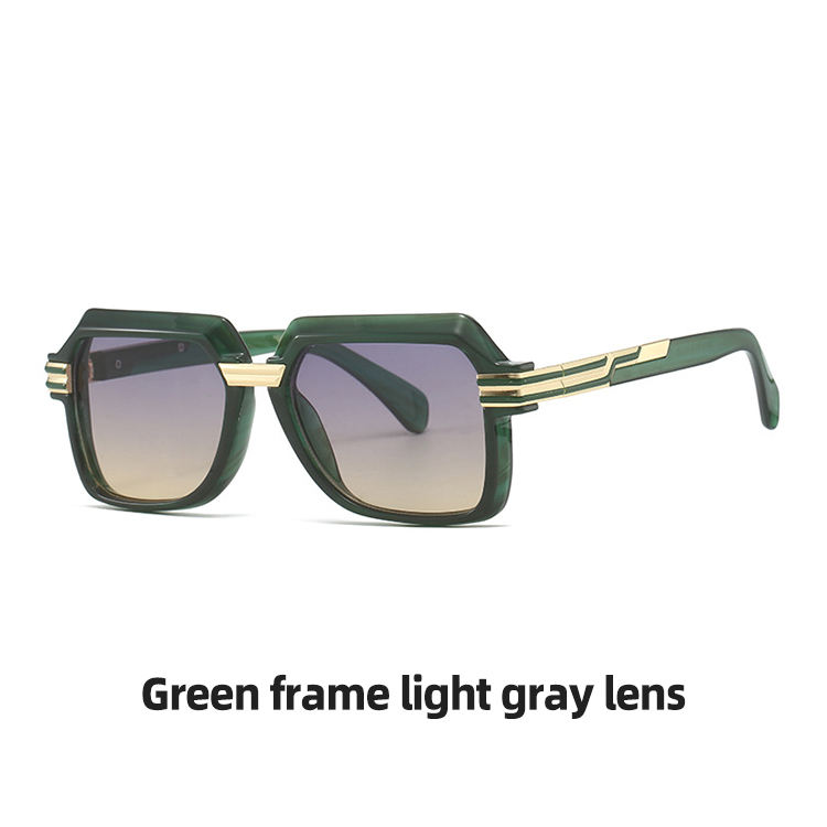 Montura verde, lente gris claro.