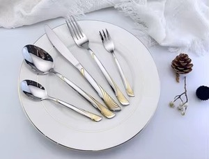 Juego de cubiertos personalizables al por mayor, perfecto para servir y cenar. Ideal para regalos y uso promocional. - Product Image 6