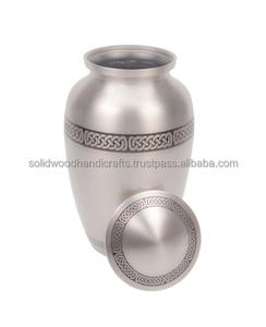 Urnes funéraires décoratives en laiton pour adultes, faites à la main, pour hommes et femmes. - Product Image 1