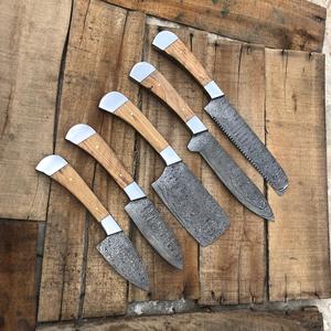 Ensemble de couteaux de cuisine Thewizcrafts en acier damas fait main, 5 pièces, manches ambidextres, compatibles lave-vaisselle, couteaux de haute qualité - Product Image 1