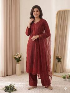 Conjunto de traje salwar premium Mal Chanderi con espejo de mano, bordado de lentejuelas y dupatta de organza - Product Image 3