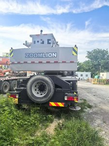 Grúa sobre Camión ZOOMLION ZTC500H-2 Usada, 50 Toneladas, Año 2024, Como Nueva, Equipo Pesado, Grúa Móvil Hidráulica - Product Image 4
