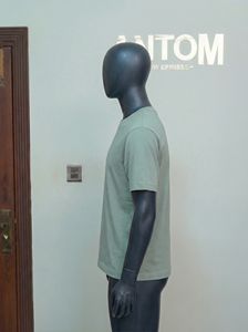 Camiseta Extra Grande de Algodón Grueso de Alta Calidad con Cuello Redondo para Hombre, Opciones de Diseño Personalizado con Serigrafía y Bordado - Product Image 2