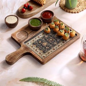 Plateau de service artisanal en bois pour collations et condiments avec mosaïque décorative pour la décoration de table à manger - Product Image 6
