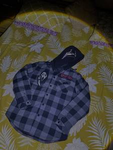 เสื้อแจ็คเก็ตผ้าสักหลาดมีฮู้ดลายสก็อตปักลายการ์ตูนสัตว์สำหรับทุกเพศ แขนยาว ติดกระดุมด้านหน้า สวมใส่สบาย กันน้ำ เหมาะสำหรับกิจกรรมกลางแจ้งในฤดูหนาว - Product Image 1