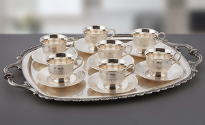 Bandeja de Servir Plateada de Lujo con Diseño Floral, Asa de Metal Pulido, Uso Residencial, Bodas, Eventos y Regalos - Product Image 2
