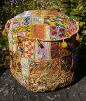 Housse de pouf ottoman traditionnelle indienne faite à la main en coton, patchwork multicolore, décoration intérieure, chambre, mariage, Haldi, Mehndi, décoration de tente