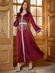 Robe longue de soirée élégante en viscose respirante, brodée de strass, pour occasions formelles sur mesure - Product Image 3