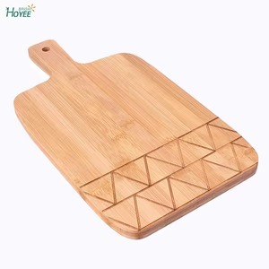 Planche à découper rectangulaire en bois naturel avec poignée intégrée et trou de suspension, écologique, passe au lave-vaisselle, REHMAN CRAFT - Product Image 6
