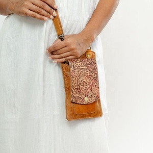 Nuevo bolso de barra cruzada móvil turquesa de cuero con pelo occidental hecho a mano, bolso de teléfono occidental de cuero genuino personalizado para mujer - Product Image 2